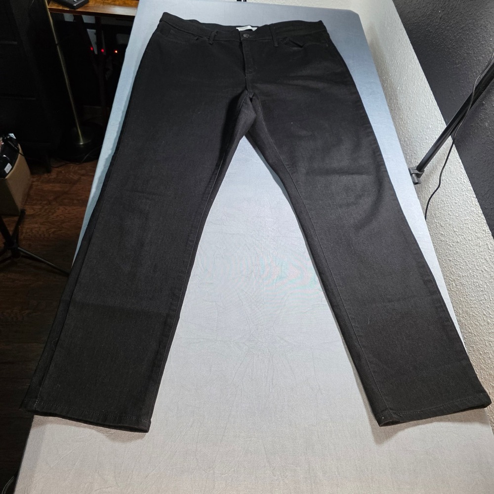 Signature by Levi Strauss Womens Classic Slim Taper Black Jeans Size 14 W32